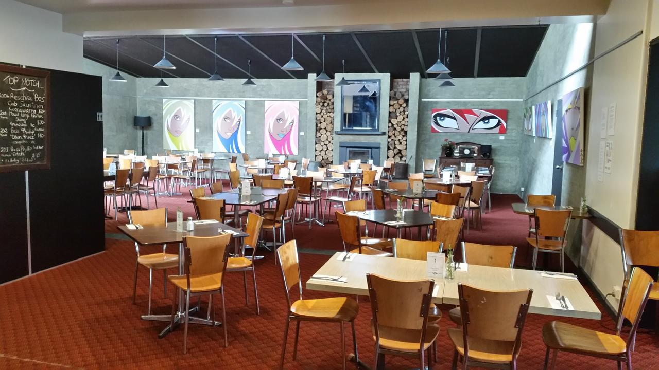 Fish Creek Hotel Екстер'єр фото